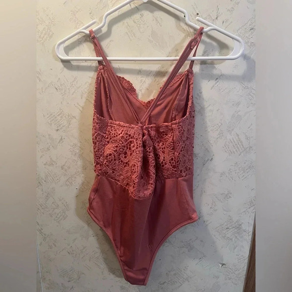 SHEIN Bodysuit - Picture 3 of 7